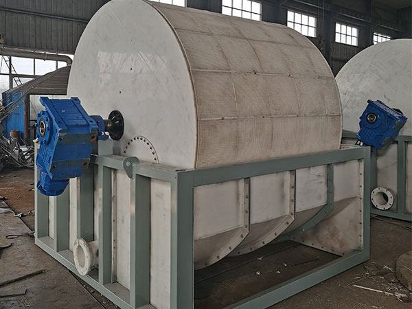 Nuolatinis rotuojantis vakuuminis filtras